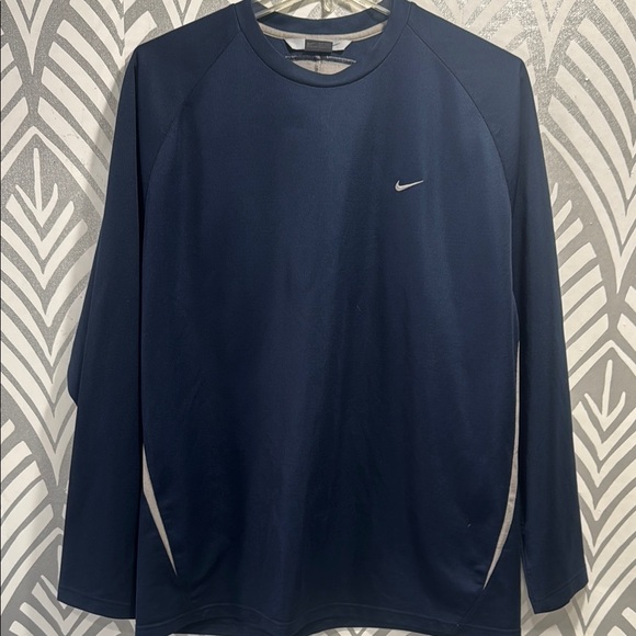 Nike Blue Long Sleeve Workout shirt with Crew Neck Style - Picture 1 of 6